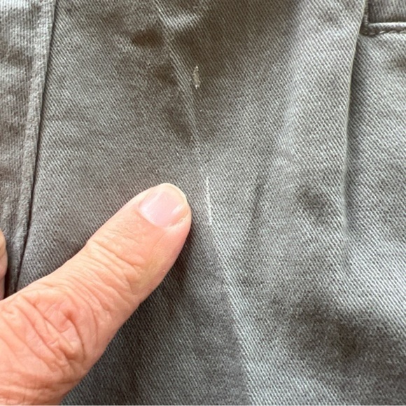 NWT LEVI STRAUSS DOCKERS MEN‎ SIZE 42 (42x9.5) GRAY SHORTS-STRETCH MID RISE (A4) - Picture 7 of 7